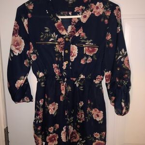 Small maternity shirt new